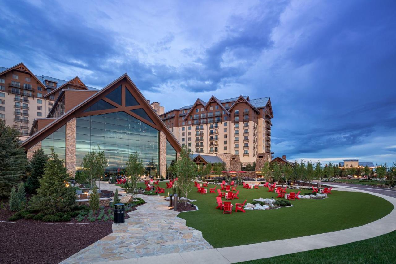 Gaylord Rockies Resort & Convention Center Aurora Exterior photo