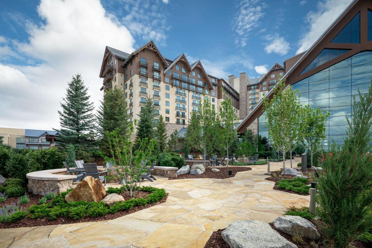 Gaylord Rockies Resort & Convention Center Aurora Exterior photo