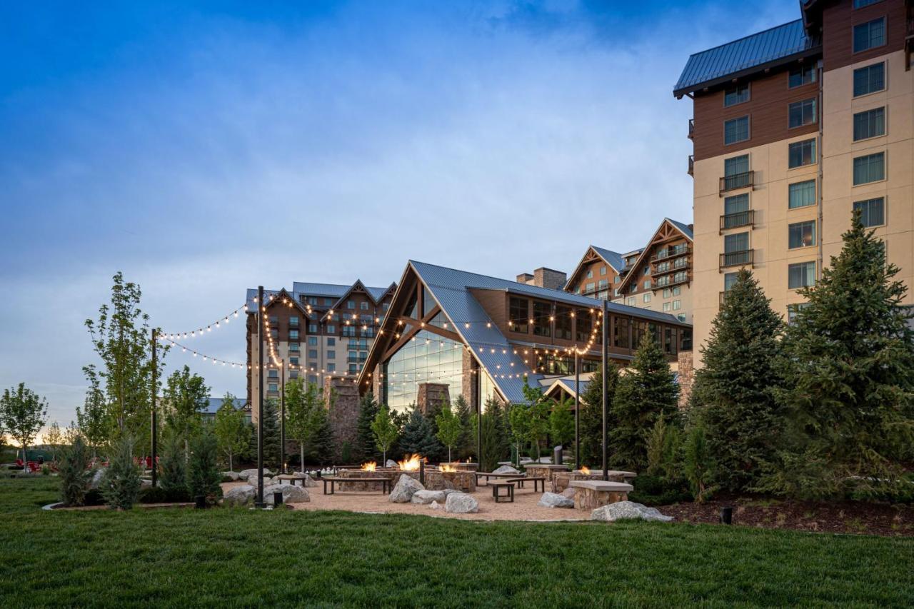 Gaylord Rockies Resort & Convention Center Aurora Exterior photo