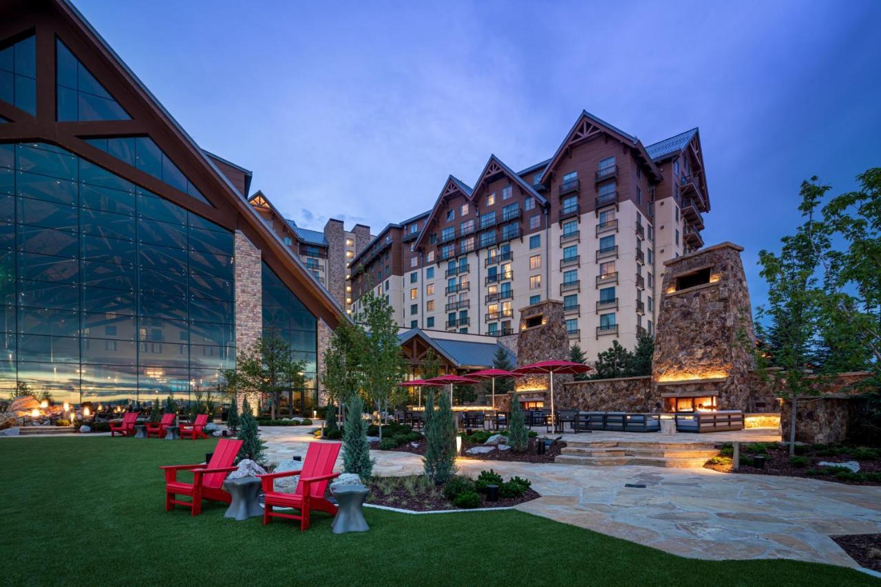 Gaylord Rockies Resort & Convention Center Aurora Exterior photo